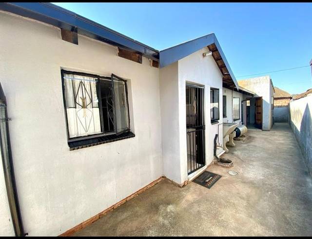 3 BEDROOM PROPERTY TO RENT IN PROTEA GLEN